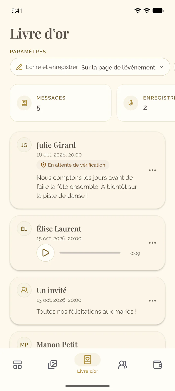 L’onglet Livre d’or de l’app avec la ligne de ses paramètres, ses tuiles et les messages