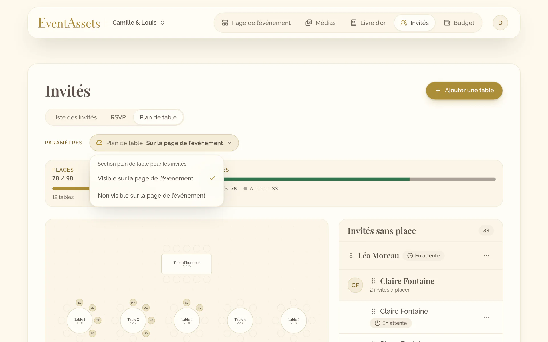 Le menu ouvert du réglage Plan de table : Visible sur la page de l’événement ou Non visible sur la page de l’événement